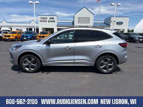 Used 2024 Ford Escape ST-Line w/ Tech Pack #1 AWD/4WD image 3