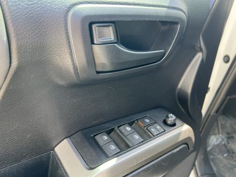 Used 2021 Toyota Tacoma SR5 RWD image 14