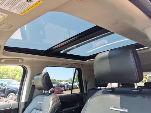 Used 2019 Ford Expedition Max Platinum AWD/4WD image 16