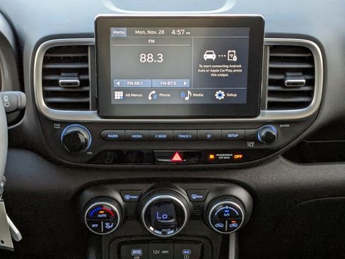 New 2025 Hyundai Venue SEL image 21