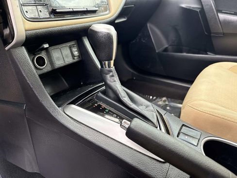 Used 2019 Toyota Corolla LE image 25