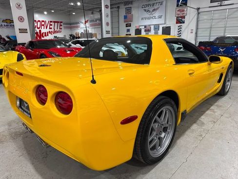 Used 2004 Chevrolet Corvette Z06 w/ Memory Package RWD image 5