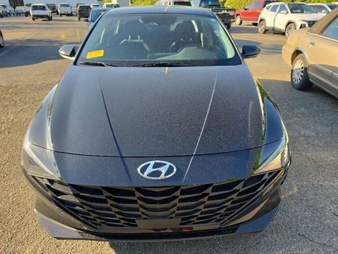 Used 2023 Hyundai Elantra SEL w/ Convenience Package FWD image 5