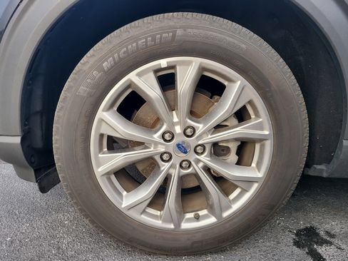 Used 2024 Ford Explorer Limited image 11