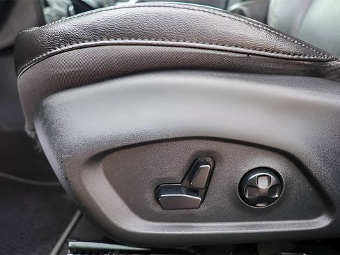 Used 2021 Jeep Compass 80th Special Edition image 17