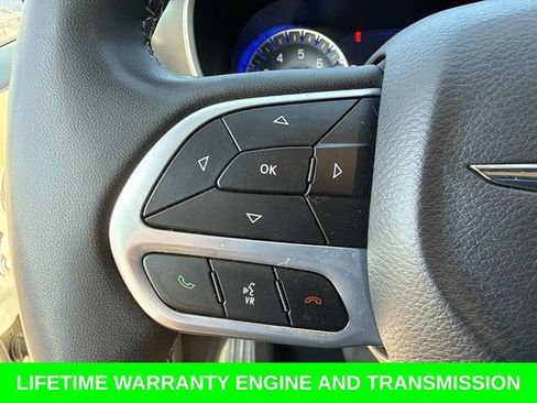 Used 2024 Chrysler Pacifica Touring-L FWD image 32