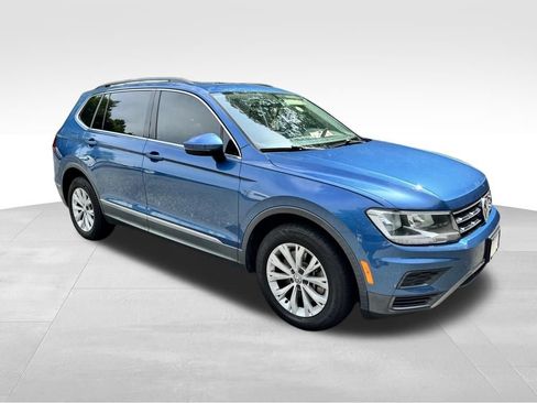 Used 2018 Volkswagen Tiguan SE w/ Panoramic Sunroof Package AWD/4WD image 7