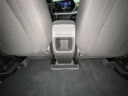 Used 2025 Chevrolet Trax RS image 28