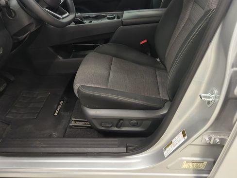 Used 2021 Nissan Rogue SV AWD/4WD image 13
