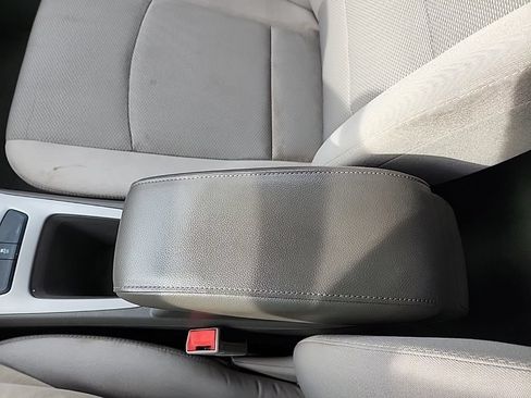 Used 2018 Chevrolet Cruze LS FWD image 20