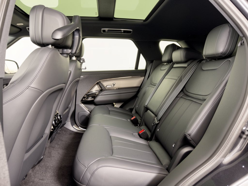 New 2027 Land Rover Range Rover Sport SE AWD/4WD image 25