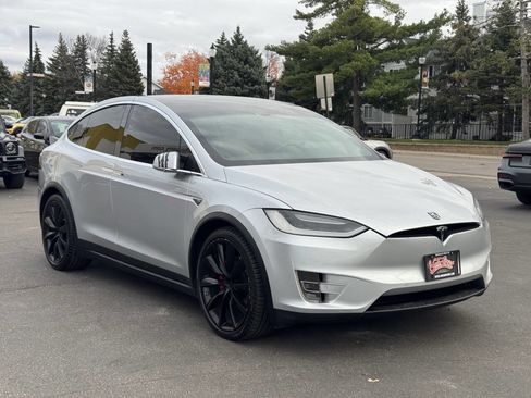 Used 2016 Tesla Model X P90D image 1