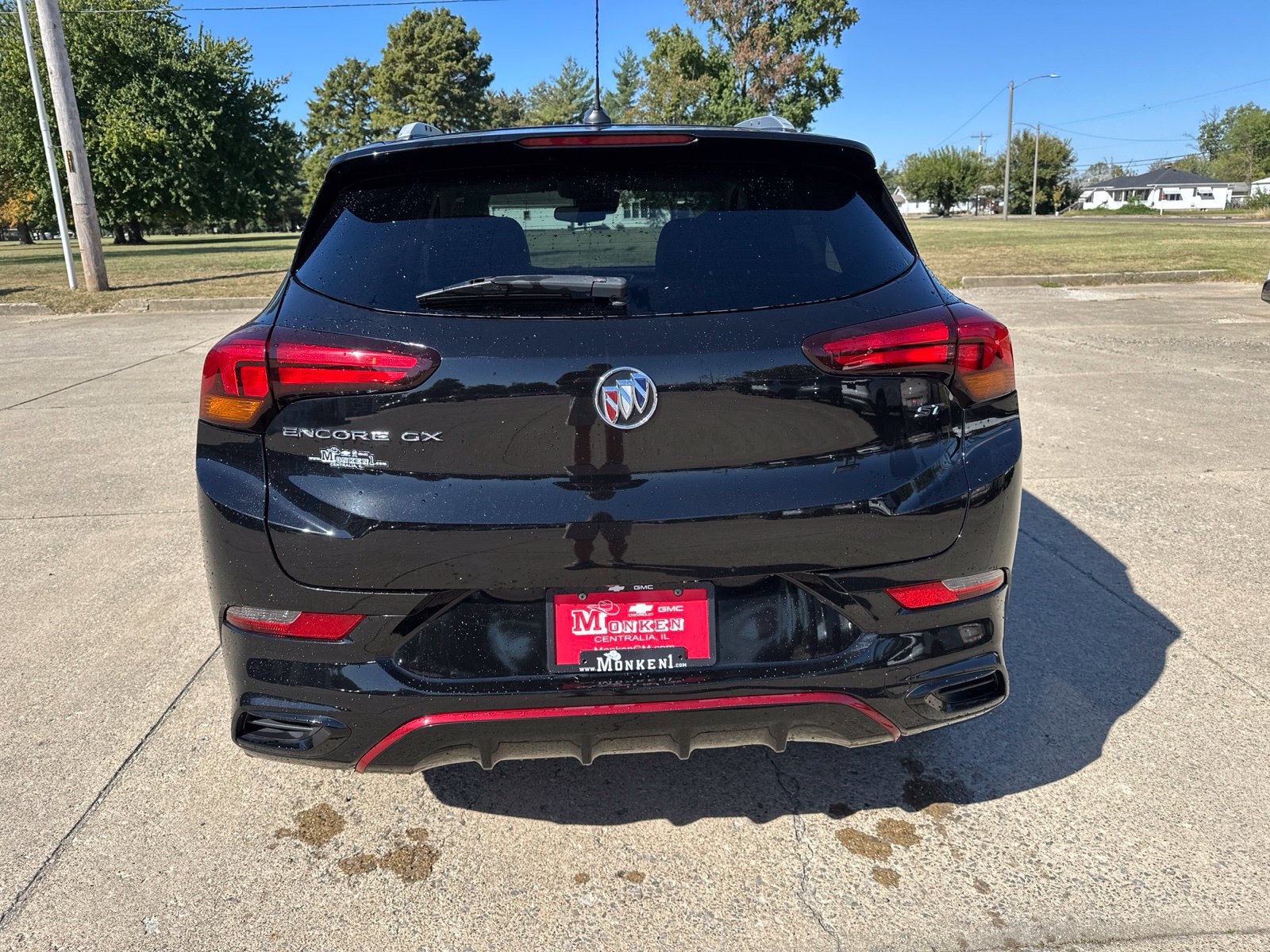 Used 2022 Buick Encore GX Select w/ Sport Touring Package FWD image 4