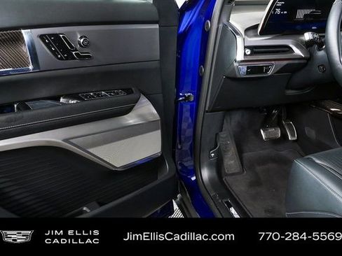 Used 2026 Cadillac Vistiq Sport image 8