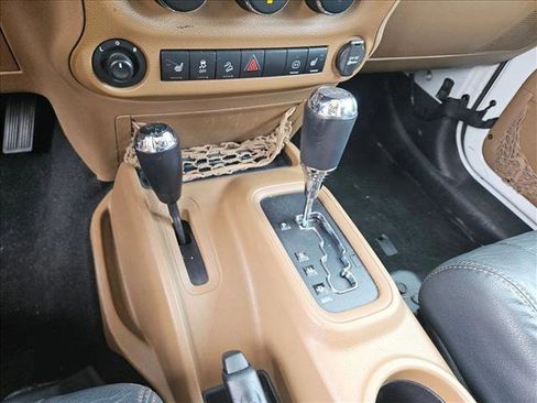 Used 2012 Jeep Wrangler Unlimited Sahara w/ Connectivity Group AWD/4WD image 17