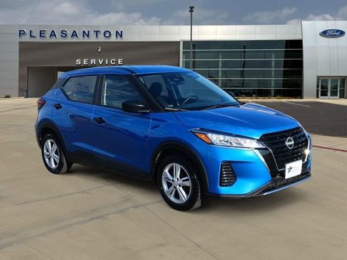Used 2024 Nissan Kicks S FWD image 7