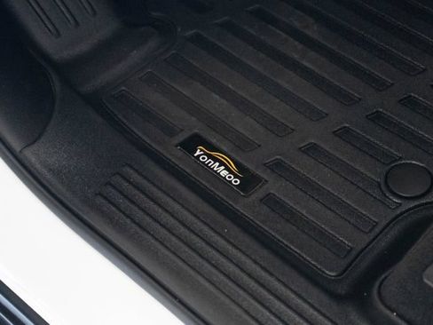 Used 2024 Jeep Grand Cherokee L Limited w/ Luxury Tech Group II RWD image 19