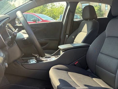 Used 2023 Chevrolet Malibu RS FWD image 2