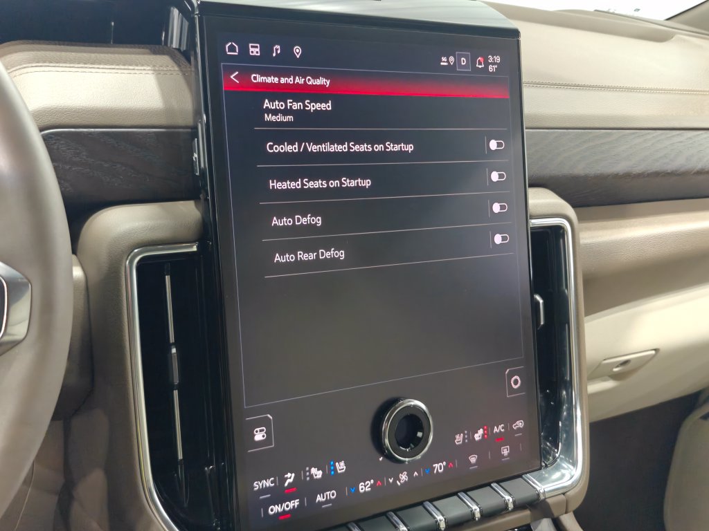 Used 2026 GMC Yukon Denali w/ Advanced Technology Package AWD/4WD image 66