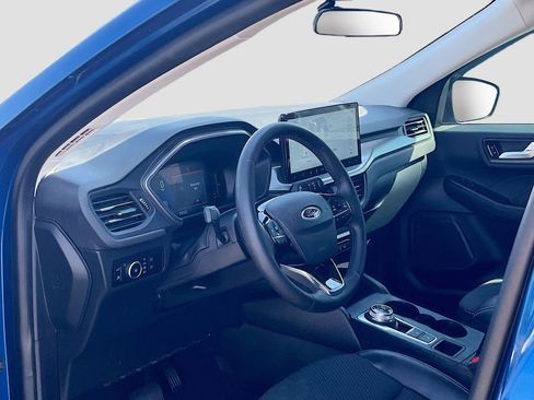 Used 2023 Ford Escape SE image 9