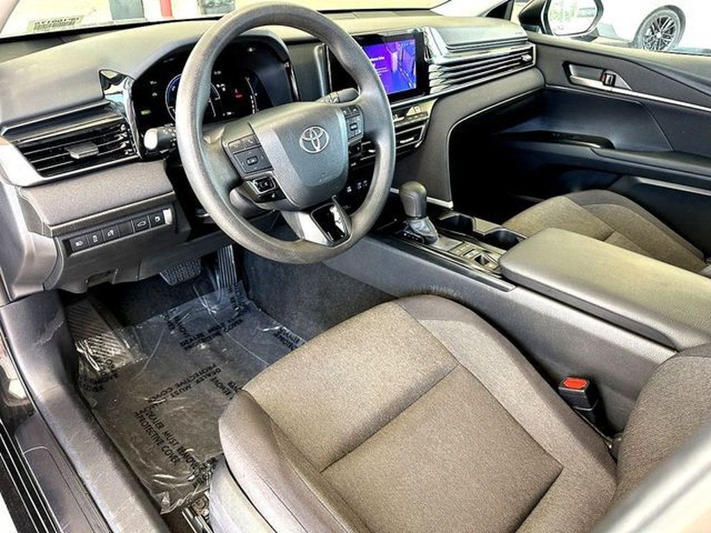 Used 2025 Toyota Camry LE FWD image 13