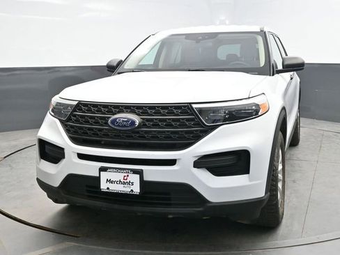 Used 2021 Ford Explorer 4WD image 2