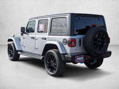 Used 2023 Jeep Wrangler Unlimited Sahara w/ Cold Weather Group AWD/4WD image 7