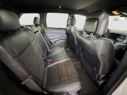 Used 2021 Jeep Grand Cherokee Laredo X image 19