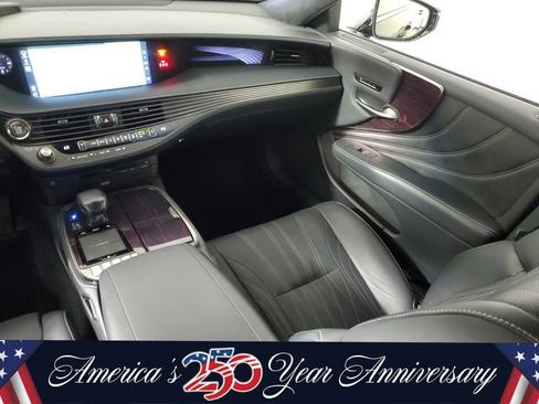 Used 2020 Lexus LS 500 w/ Interior Upgrade Package RWD image 17