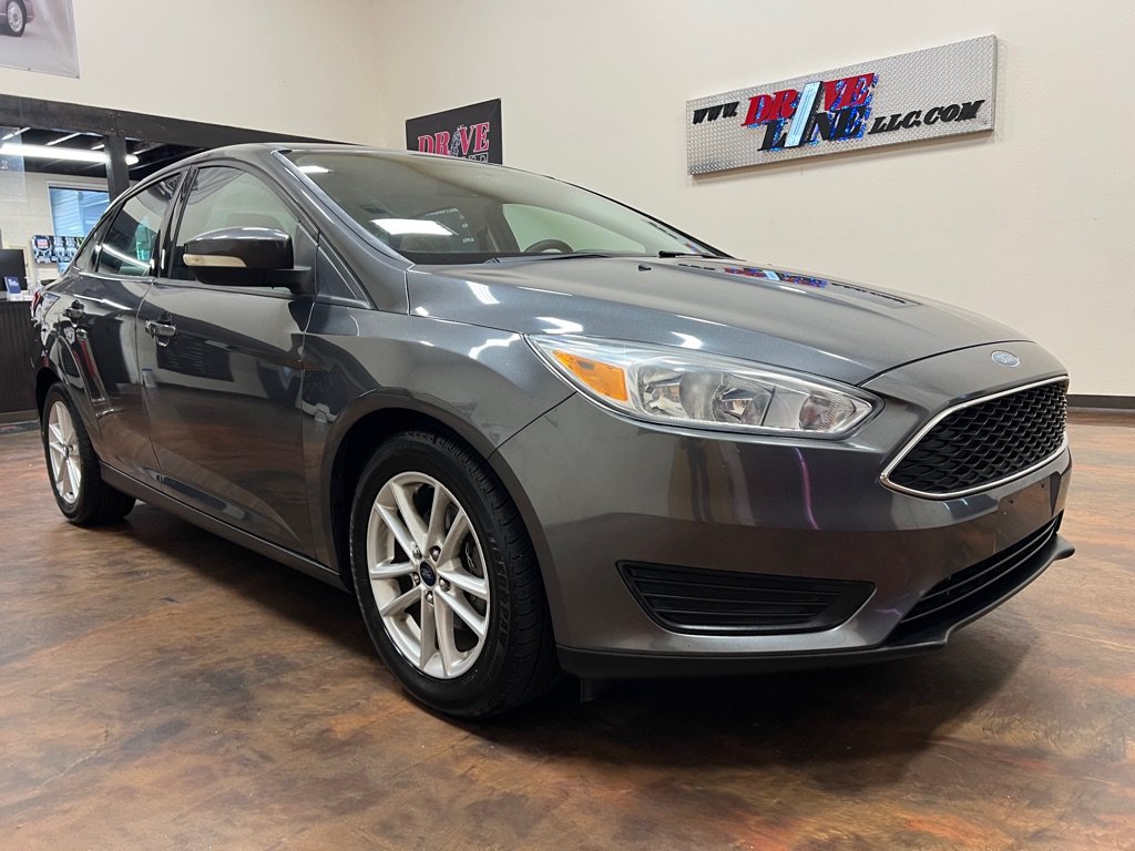 Used 2017 Ford Focus SE FWD image 3