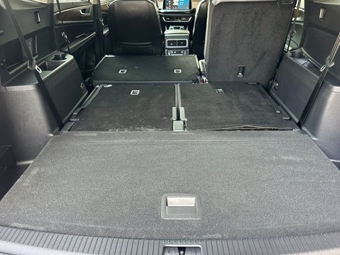 Used 2024 Volkswagen Atlas SE FWD image 18