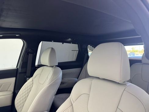 Used 2025 Kia Sorento SX Prestige image 5