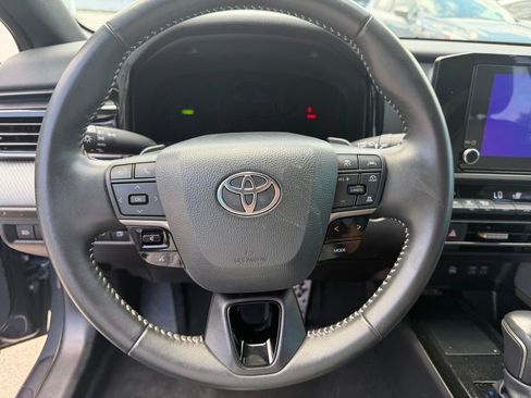 Used 2025 Toyota Camry SE FWD image 24