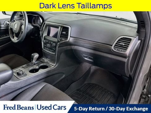 Used 2019 Jeep Grand Cherokee Laredo AWD/4WD image 36