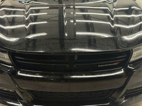 Used 2017 Dodge Charger SXT w/ Blacktop Package RWD image 5