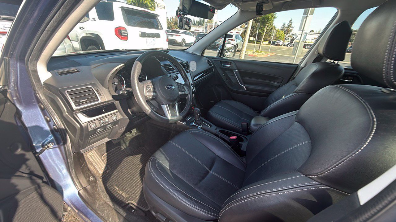 Used 2017 Subaru Forester 2.5i Touring AWD/4WD image 4