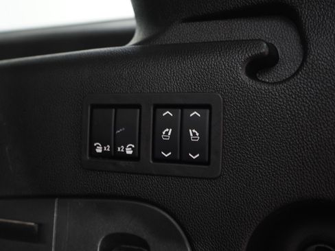 Used 2020 Chevrolet Suburban LT AWD/4WD image 11