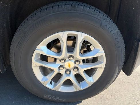 Used 2023 Chevrolet Traverse LS AWD/4WD image 7