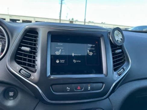 Used 2021 Jeep Cherokee Latitude Lux 80th Anniv w/ Quick Order Package 2YU 80th FWD image 12