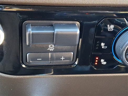 Certified 2025 Chevrolet Silverado 1500 LTZ image 25