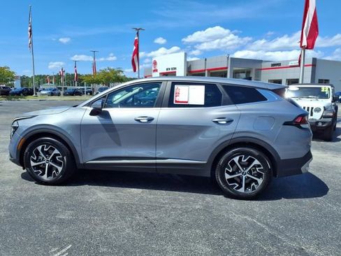 Used 2024 Kia Sportage EX FWD image 3