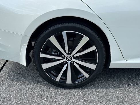 Used 2019 Nissan Altima 2.5 Platinum FWD image 23
