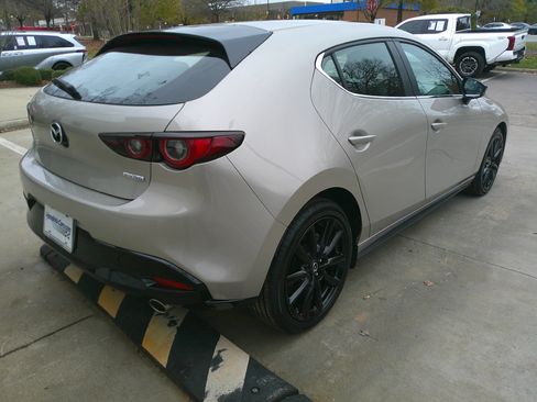 Used 2024 MAZDA MAZDA3 s image 13