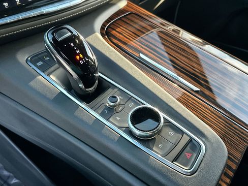 Used 2023 Cadillac Escalade ESV Premium Luxury image 20