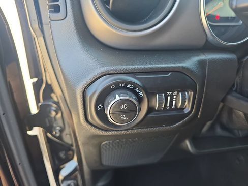 Used 2021 Jeep Gladiator Sport AWD/4WD image 27