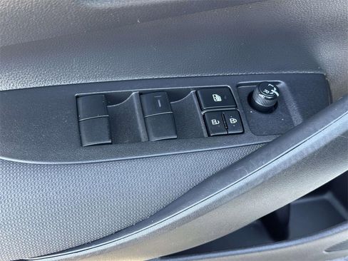 Used 2025 Toyota Corolla LE image 18