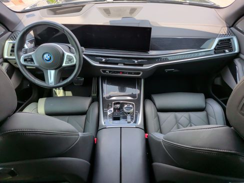 Used 2024 BMW X5 xDrive50e w/ Executive Package AWD/4WD image 34