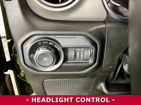 Used 2022 Jeep Wrangler Unlimited Sport AWD/4WD image 36