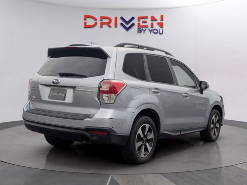 Used 2017 Subaru Forester 2.5i Premium w/ All-Weather Package AWD/4WD image 5