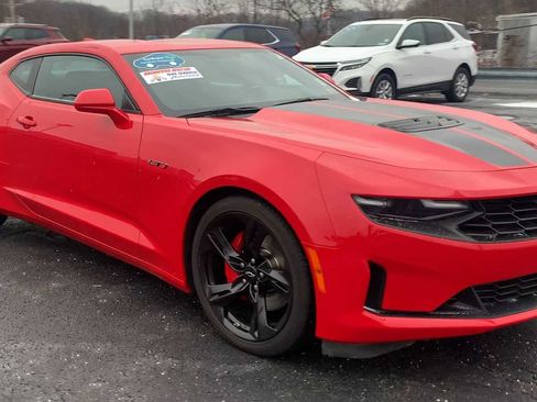 Certified 2022 Chevrolet Camaro LT RWD image 2